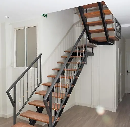 Guest house Nwt Station 2*